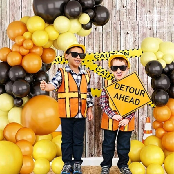 Construction DIY Balloon Arch